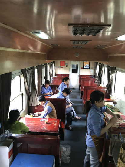 Speisewagen im Nachtzug