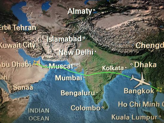 In etwas mehr als 6 Stunden ging es von Abu Dhabi nach Bangkok.
