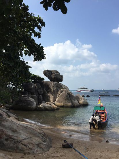 Koh Tao - typische Felsen ...