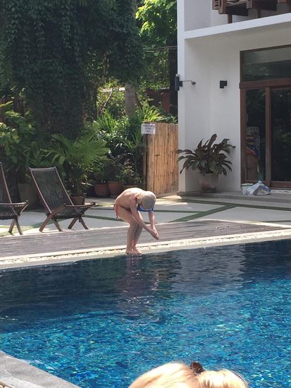 Pauline arbeitete an ihrem Kopfsprung ...