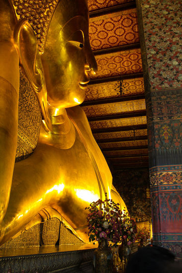 Der Wat Po hat den Grössten. Der 45 Meter lange berühmte [f]liegende Buddha[/f]