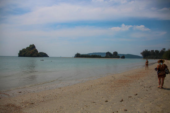 ...und die andere Seite. Da hinten mittig die etwas längere insel ist die, aus dem Text 