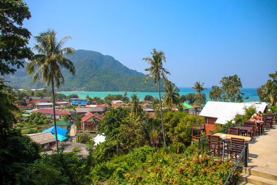 Auf gehts Richtung Viewpoint. Das Restaurant auf dem Weg. Die ersten Stufen sind geschafft.