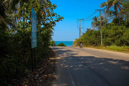 Der Strasse entlang Richtung Pier-