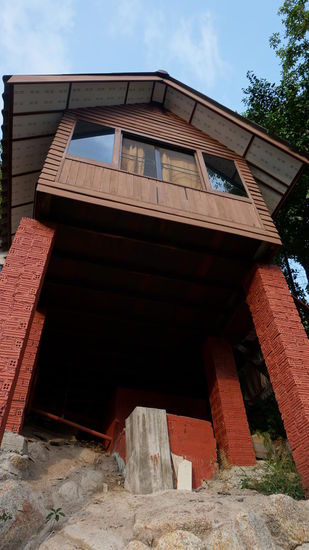 Abenteuerliche Konstruktion