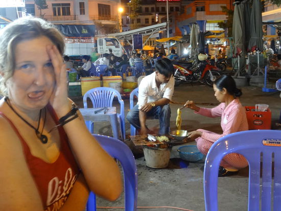 Da hab ich schon bereut, auf was ich in der Auslage gedeutet habe...zudem wars so unglaublich scharf, dass mir noch 3 Stunden später der Mund brannte!