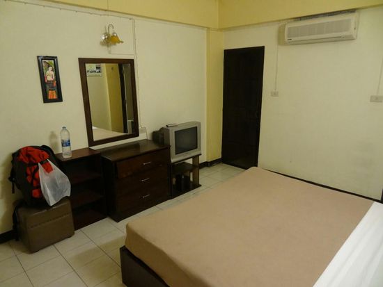 Die Luxussuite mit intaktem Boden und zwei Spiegeln, wer soll denn das alles nutzen?