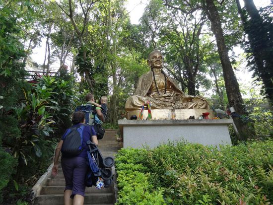 Immer dem Kinderwagen hinterher