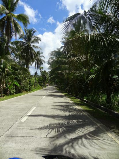 ...auf Straßen, die nur im Paradies so aussehen können