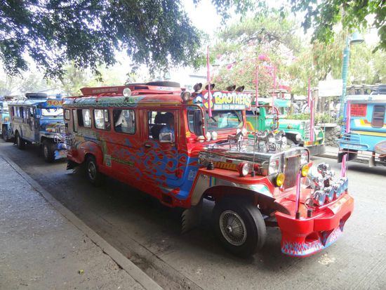 Einer der vielen Jeepneys