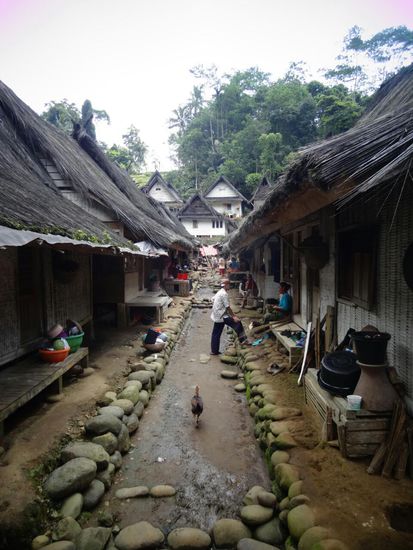Ein kleines Dorf - Keine Elektrizität, keine Autos, keine Motos...dafür Herzlichkeit und Gelassenheit