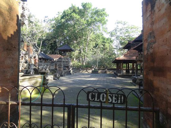 Leider immer dasselbe Bild bei den balinesische Tempeln - für Besucher nicht geöffnet