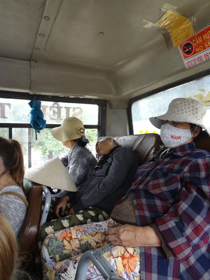 Im Bus nach Hoi An, wie immer schläft der halbe Bus