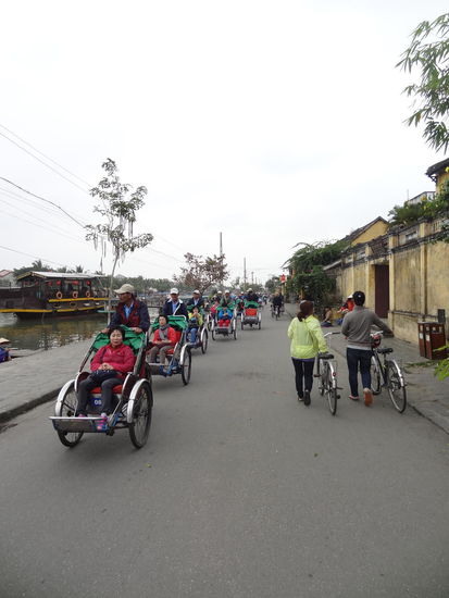 Koreanischer Pauschalurlaub - mit dem Cyclo durch die Altstadt im Schneckentempo....