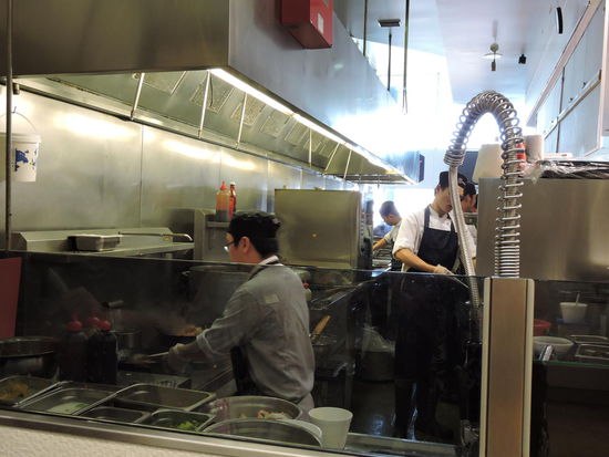 Zubereitung frisch am großen Wok