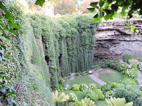 Umperston Sinkhole ist ein Besuch wert