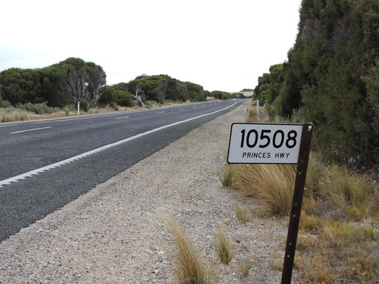 Lange, einsame Fahrstrecke durch den Coorong NP