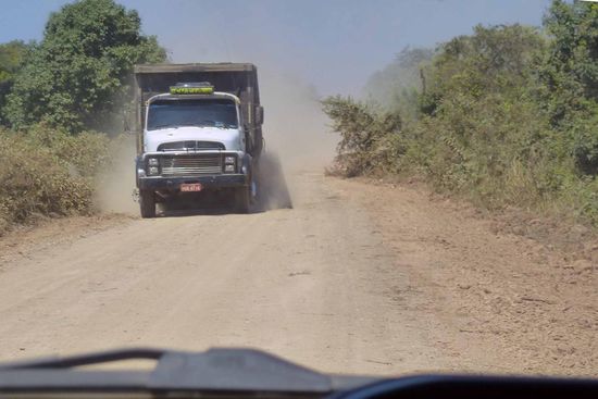 Bei Gegenverkehr kann der Staub zum Albtraum werden.