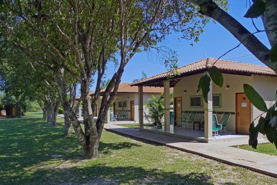 Das sehr großzügig und weiträmig angelegte Hotelareal verfügt über eine Vielzahl solcher Bungalows, die jeweils 2 Appartements enthalten.