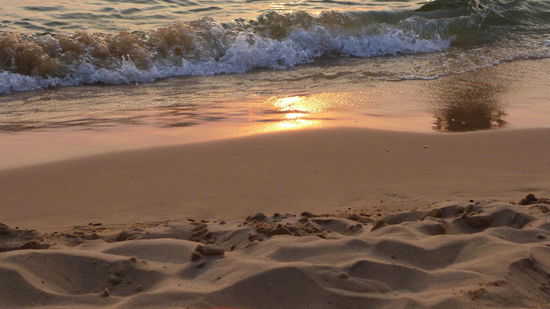 Der Strand bietet vereinzelte schöne kleine Motive...wirklich schön ist er jedoch nicht. Liege an Liege, zwischen denen kein Durchkommen ist, gefolgt von Restaurant an Restaurant...jeder cm wird hier genutzt...