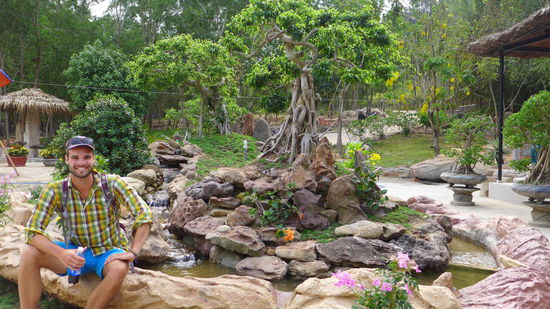 Bei der Rückfahrt besuchten bzw. suchten wir noch den Suoi Tranh Wasserfall, der Flusslauf, oder was in der Trockenzeit halt so übrig ist, wird gerade als Freizeitparadies für Familien umgestaltet
