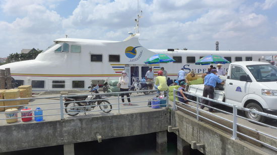 Von außen sieht sie ja ganz heiß aus...aber genauso kalt ist die Fähre drinnen