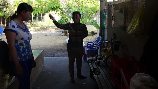 Einmal Nadel und Faden bitte, und der Schuh ist repariert 