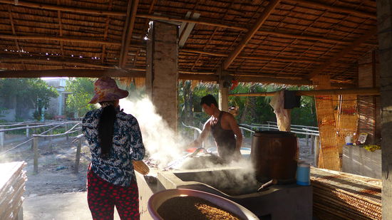So siehts aus, wenn Reisnudeln hergestellt werden.