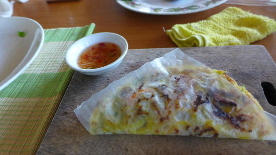 Der vietnamesische Pancake. 
In die Soße gedippt ein wahrer Traum. 