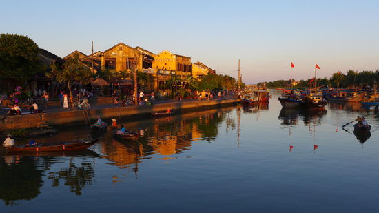 Der letzte Abend und ein letzter Blick beim Sonnenuntergang.
Die Kaiserstadt Hue und ein toller Weg dahin warten auf uns. 