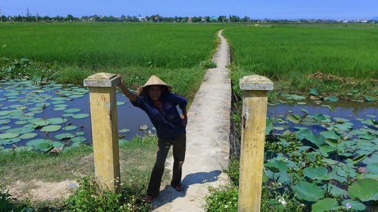 Die lustigen Reisbauern - der wollte noch kein Geld von uns. 
