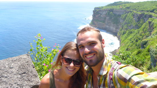 Uluwatu! Eine Tempelanlage auf den Klippen Balis