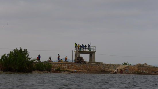 Kinder winken einfach immer und überall