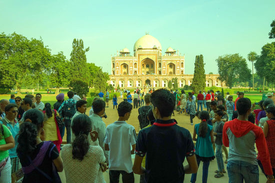 das Humayun-Mausoleum ist gut besucht