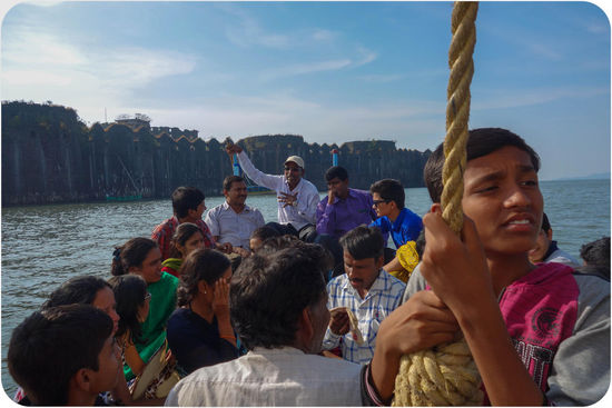 Überfahrt mit "Reiseführer" der viel erklärte, verstand aber kein Wort