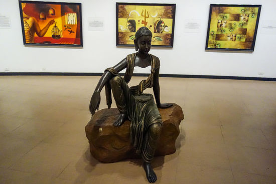 Skulptur in einer Kunstgalerie