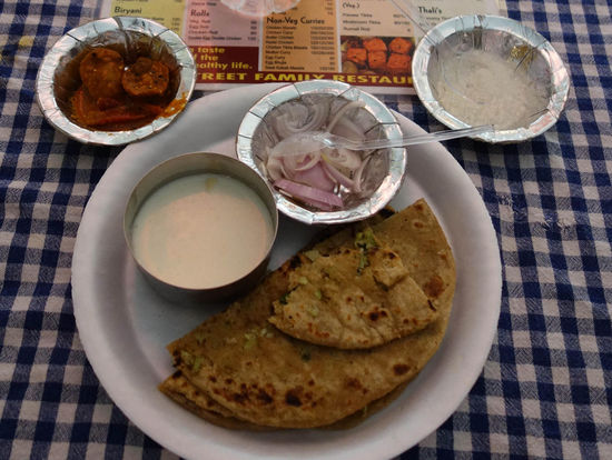 Als Frühstück alles etwas ungewohnt und gut gewürzt.
Solche Pfannkuchen aß ich nie, da blieb keiner übrig