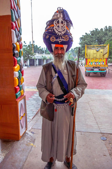 Der Herr mit dem hohen Turban ist keine Touristenattraktion,
die Sikhs bezeichnen Ihre Tempelbesucher als Gäste.