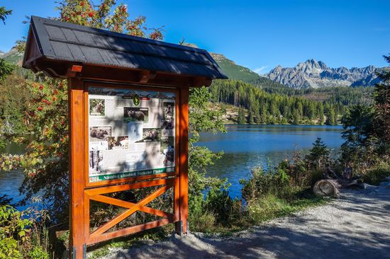 Ein Spaziergang um den See bietet sich an
Der Ort hat einige Hotels, angefangen bei ca. 16 Euro bis zum Hotel Kempinski