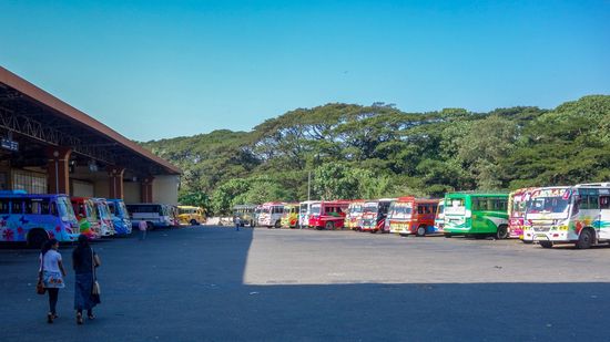 am Busbahnhof von Kannur