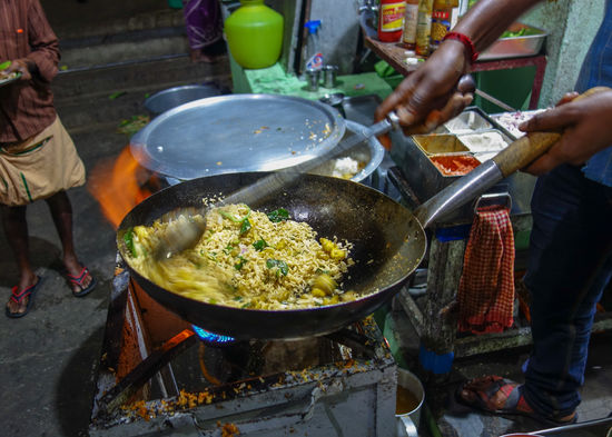 und später am Abend noch was frisch aus der Pfanne bevor es mit dem Bus wieder zurück nach Tirupati geht