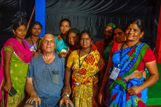 und noch eine liebe Truppe - die Damen arbeiteten in der Festivalorganisation und in der Küche. Soviele Damen um mich herum, das wiederfuhr mir selten 
