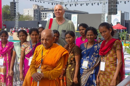 ...dieselbe Truppe am Tag... inklusive Mönch 