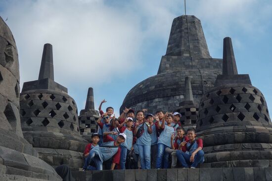 die zukünftigen Steuermänner des indonesischen Schiffes