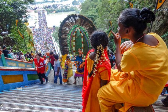 um zum Ziel zu gelangen geht es eine lange Treppe hoch