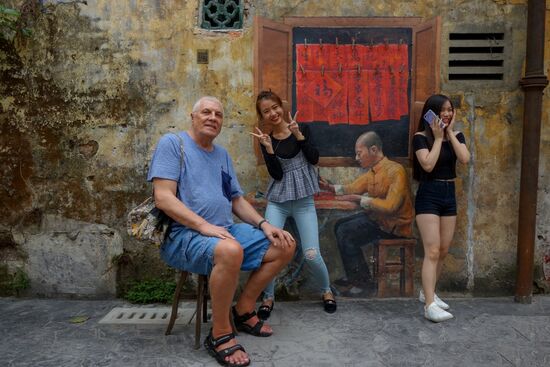 Kuala Lumpur: in der Nähe der Petaling Street gibt es eine Ecke mit Wandmalereien - ein gern besuchter Platz