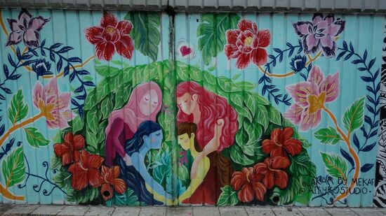 an einer Bushaltestelle in Kuala Lumpur