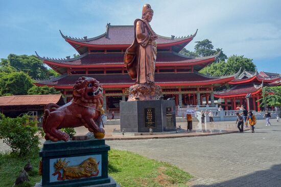 Die Statue zeigt den chinesischen Admirial Zheng He