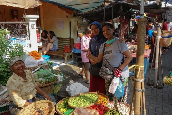 Frauen auf dem Markt, leider kann ich kein indonesisch