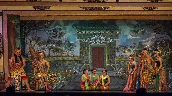 Szene aus der abendlichen Aufführung im Sriwedari-Theater
Hier ein kurzer Ausschnitt